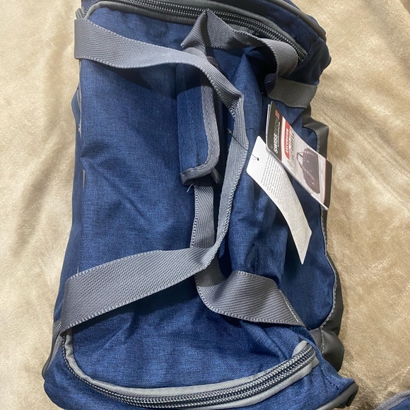 SWISSTECH Excursion Adventure Water Resistant Bottom 24" Duffel Bag Blue - Picture 9 of 14